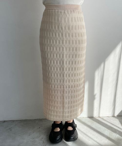 LOWRYS FARM（ローリーズファーム）の「シアーラメタイトスカート（スカート・レディース・アイボリー08/ブラック09/ブルー85・FREE）」の8枚目の写真