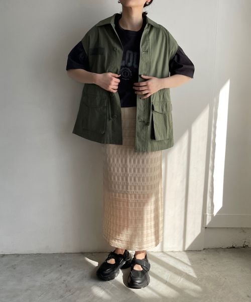 LOWRYS FARM（ローリーズファーム）の「シアーラメタイトスカート（スカート・レディース・アイボリー08/ブラック09/ブルー85・FREE）」の4枚目の写真