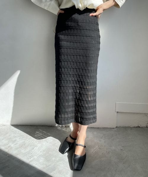 LOWRYS FARM（ローリーズファーム）の「シアーラメタイトスカート（スカート・レディース・アイボリー08/ブラック09/ブルー85・FREE）」の2枚目の写真