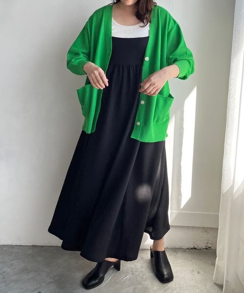 LOWRYS FARM（ローリーズファーム）の「ハイゲージミドルカーディガンロングスリーブ（トップス・アイボリー08/ブラック09/グリーン72/ブルー85・FREE）」の11枚目の写真