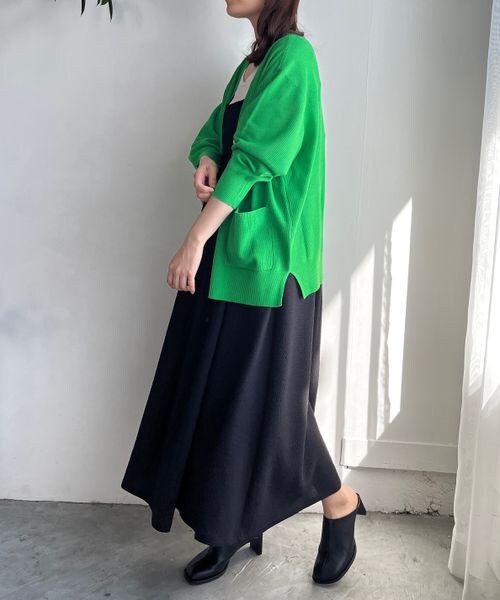 LOWRYS FARM（ローリーズファーム）の「ハイゲージミドルカーディガンロングスリーブ（トップス・アイボリー08/ブラック09/グリーン72/ブルー85・FREE）」の10枚目の写真