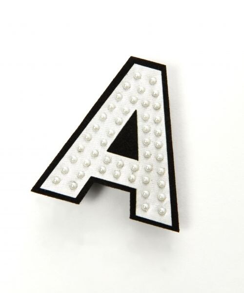 LEPSIM（レプシィム）の「スタッズＷクリップ（ファッション雑貨・レディース・スター（ホワイトパール）/A（ホワイトパール）/M（ブラックシルバー）/R（ブラックシルバー）/H（ベージュゴールド）/K（ベージュゴールド）・ONE SIZE）」の2枚目の写真