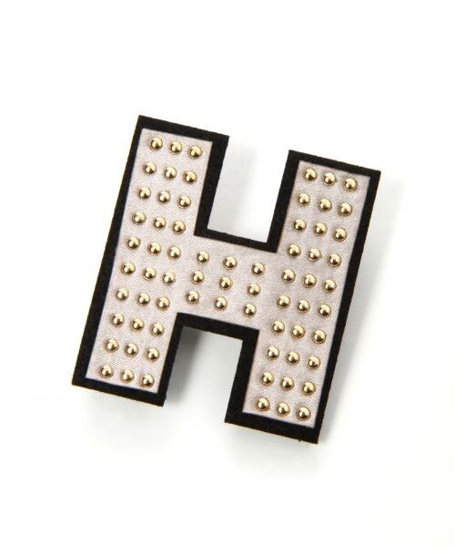 LEPSIM（レプシィム）の「スタッズＷクリップ（ファッション雑貨・レディース・スター（ホワイトパール）/A（ホワイトパール）/M（ブラックシルバー）/R（ブラックシルバー）/H（ベージュゴールド）/K（ベージュゴールド）・ONE SIZE）」の3枚目の写真