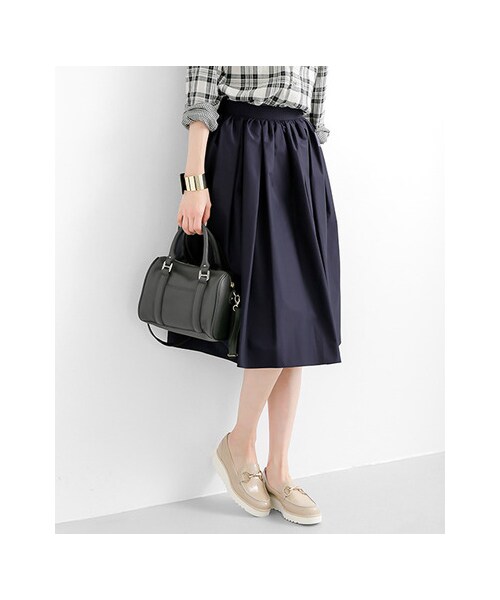 URBAN RESEARCH（アーバンリサーチ）の「ミディ丈タフタギャザースカート（スカート・レディース・WHITE/GREEN/NAVY・FREE）」の5枚目の写真