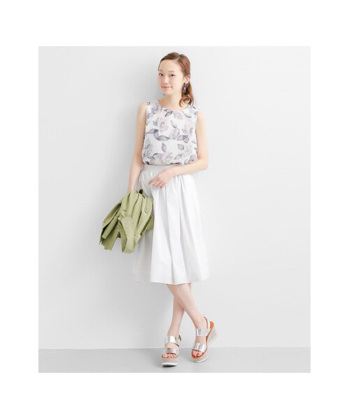 URBAN RESEARCH（アーバンリサーチ）の「ミディ丈タフタギャザースカート（スカート・レディース・WHITE/GREEN/NAVY・FREE）」の14枚目の写真