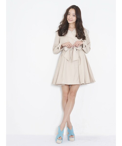 dazzlin（ダズリン）の「【dazzlin】丸襟ビックリボントレンチコート（ジャケット/アウター・レディース・ネイビー/ベージュ/キャメル・S/M）」の4枚目の写真