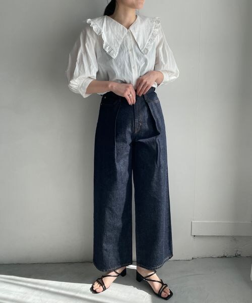 LOWRYS FARM（ローリーズファーム）の「ＢＩＧフリルカラーブラウス（トップス・ホワイト05/ブラック09/サックスブルー82・FREE）」の3枚目の写真