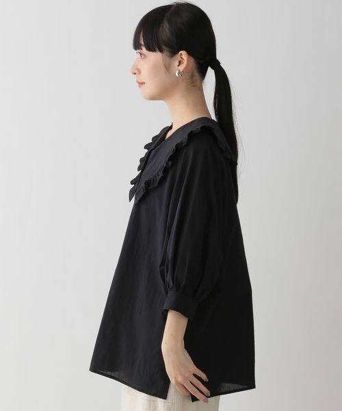 LOWRYS FARM（ローリーズファーム）の「ＢＩＧフリルカラーブラウス（トップス・ホワイト05/ブラック09/サックスブルー82・FREE）」の19枚目の写真