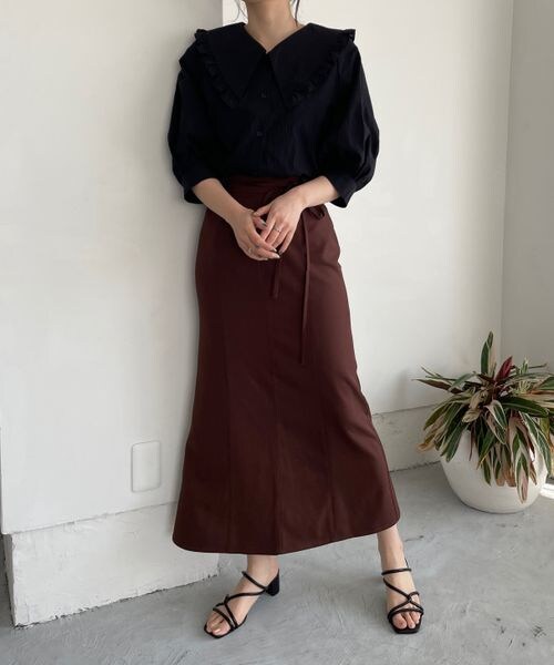 LOWRYS FARM（ローリーズファーム）の「ＢＩＧフリルカラーブラウス（トップス・ホワイト05/ブラック09/サックスブルー82・FREE）」の9枚目の写真