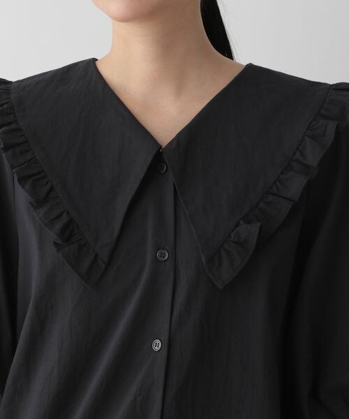 LOWRYS FARM（ローリーズファーム）の「ＢＩＧフリルカラーブラウス（トップス・ホワイト05/ブラック09/サックスブルー82・FREE）」の21枚目の写真