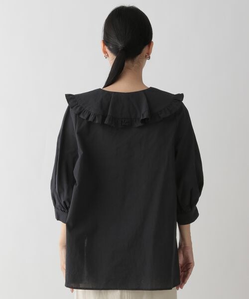 LOWRYS FARM（ローリーズファーム）の「ＢＩＧフリルカラーブラウス（トップス・ホワイト05/ブラック09/サックスブルー82・FREE）」の20枚目の写真