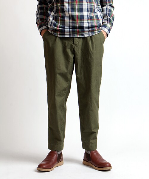 FREAK'S STORE(フリークスストア)の「【15SS新作】 1タックテーパードクロップドパンツ(パンツ・メンズ・ブラック/ベージュ/オリーブ/ネイビー・M/L)」の3枚目の写真