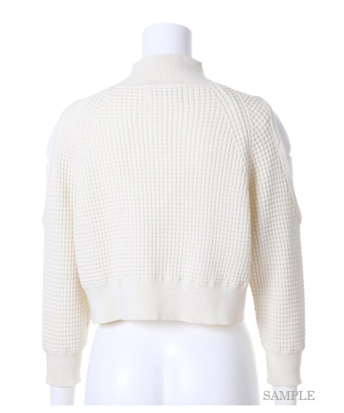 SNIDEL(スナイデル)の「オープンショルダーサーマルトップス(ニット・レディース・IVR/KKI/BLK・F)」の5枚目の写真