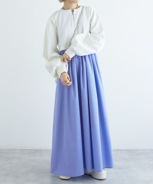 w closet（ダブルクローゼット）の「【SETアイテム】ショート丈スウェット＆異素材ワンピース（ワンピース/ドレス・レディース・オフホワイト/サックス/ベージュ/ブラック・FREE）」の2枚目の写真