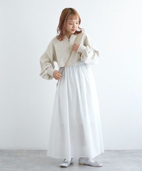 w closet（ダブルクローゼット）の「【SETアイテム】ショート丈スウェット＆異素材ワンピース（ワンピース/ドレス・レディース・オフホワイト/サックス/ベージュ/ブラック・FREE）」の9枚目の写真