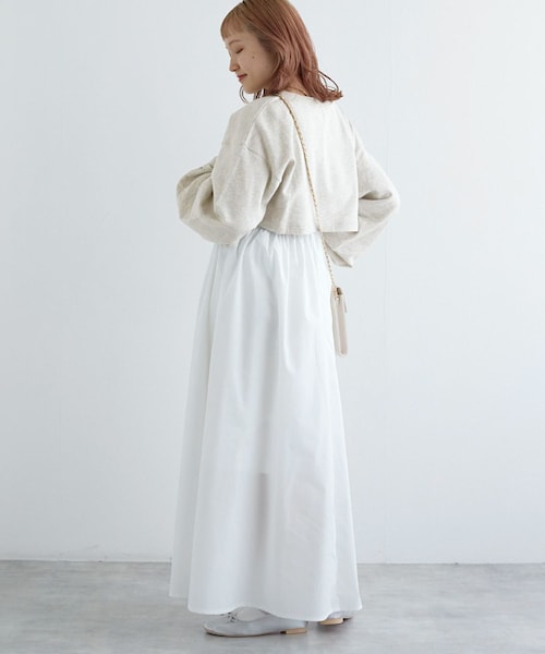 w closet（ダブルクローゼット）の「【SETアイテム】ショート丈スウェット＆異素材ワンピース（ワンピース/ドレス・レディース・オフホワイト/サックス/ベージュ/ブラック・FREE）」の12枚目の写真