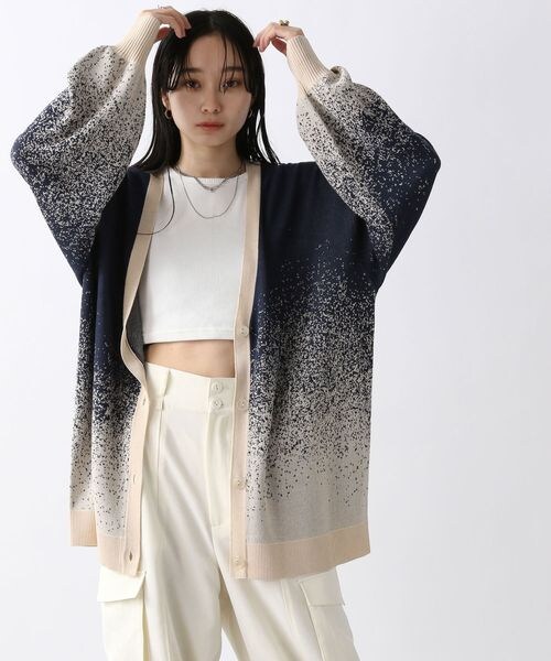 JEANASIS（ジーナシス）の「12GミストグラデVカーディガン（トップス・レディース・ネイビー系その他(08)/ブラウンカーキ系その他(19)/オレンジ系その他(45)/ブルー系その他(86)・FREE）」の7枚目の写真