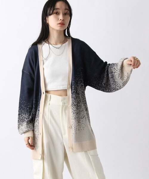 JEANASIS（ジーナシス）の「12GミストグラデVカーディガン（トップス・レディース・ネイビー系その他(08)/ブラウンカーキ系その他(19)/オレンジ系その他(45)/ブルー系その他(86)・FREE）」の8枚目の写真