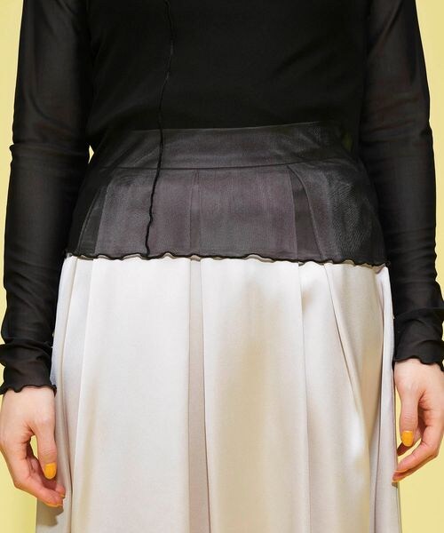 FOREVER 21(フォーエバー トゥエンティーワン)の「シアーメロウメッシュロンT(トップス・レディース・アイボリー08/ブラック09/グリーン73・F)」の12枚目の写真