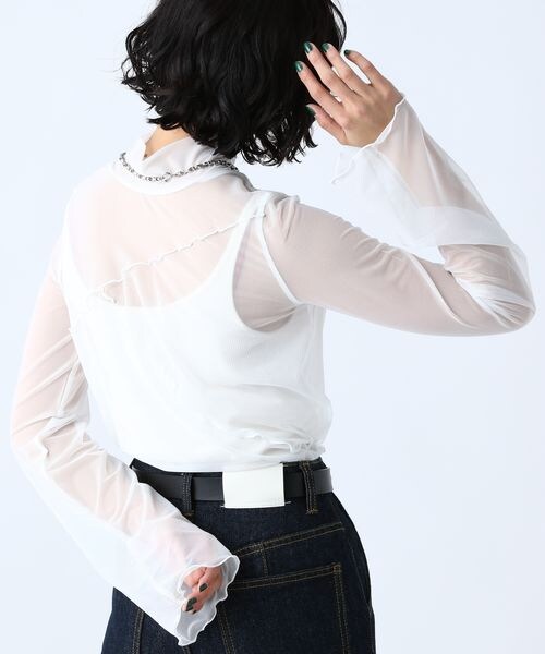 PAGEBOY（ページボーイ）の「アシメメローシアータートル（トップス・レディース・モノトーン柄01/英字×ホワイト02/オフホワイト05/タトゥー×ブラック08/ブラック09/グリーン75/ブルー柄80・F）」の16枚目の写真