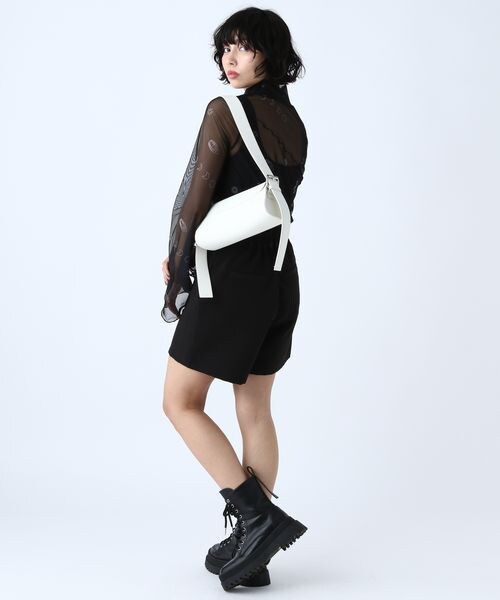 PAGEBOY（ページボーイ）の「アシメメローシアータートル（トップス・レディース・モノトーン柄01/英字×ホワイト02/オフホワイト05/タトゥー×ブラック08/ブラック09/グリーン75/ブルー柄80・F）」の22枚目の写真