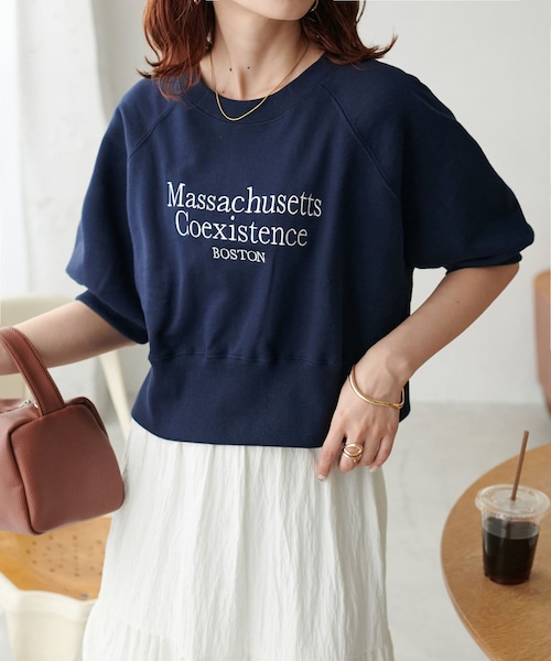 DISCOAT(ディスコート)の「刺繍ロゴショートラグラン半袖スウェット(Tシャツ/カットソー・レディース・オフホワイト/ネイビー/ライトグレー/チャコールグレー・F)」の1枚目の写真