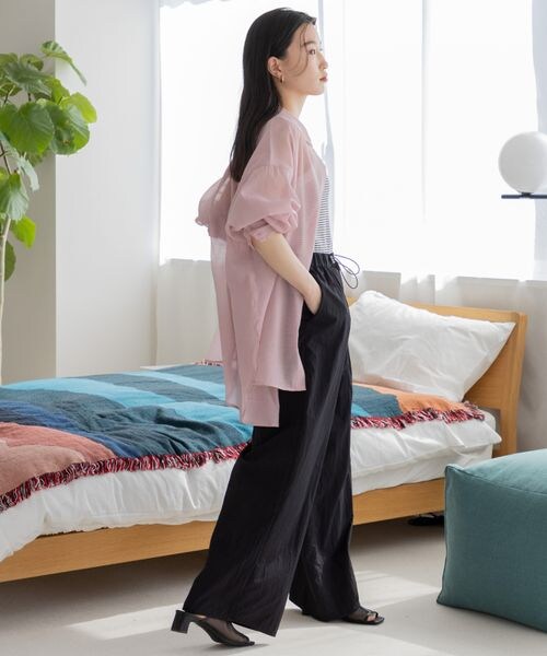 LOWRYS FARM（ローリーズファーム）の「ドロストナイロンワイドパンツ（パンツ・レディース・アイボリー08/ブラック09/パープル95・FREE）」の9枚目の写真