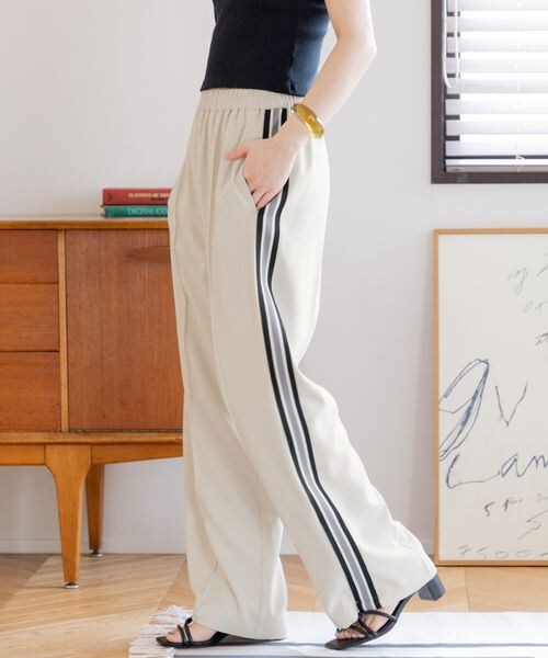 LOWRYS FARM（ローリーズファーム）の「サイドラインパンツ