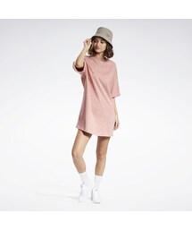 Reebok（リーボック）の「ショートスリーブ 総柄プリント ドレス / Short Sleeve Allover Print Dress （サンディーローズ）（ワンピース/ドレス）」