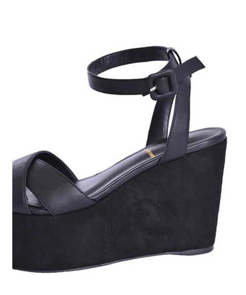 merry jenny（メリージェニー）の「【goods】クロスウェッジサンダル（シューズ・レディース・オフホワイト/ブラック/ラベンダー）」の8枚目の写真