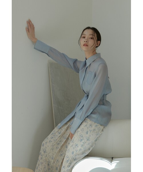 Marjorie（マージョリー）の「Lady Mint，特色綁帶透肌感襯衫（トップス・レディース・白/灰藍）」の13枚目の写真