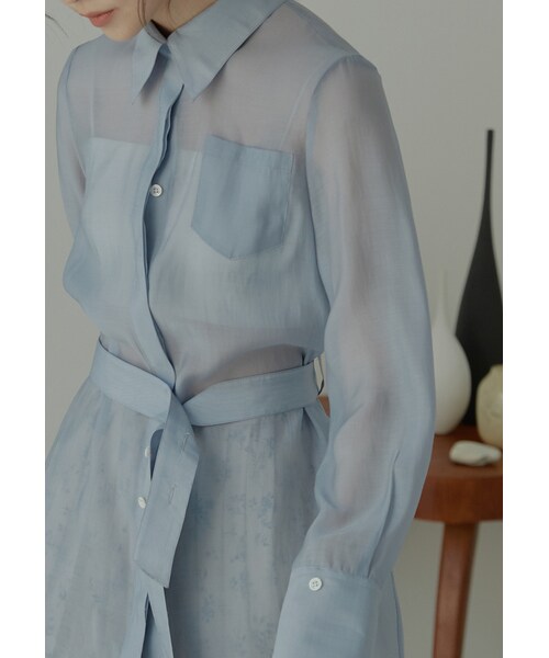 Marjorie（マージョリー）の「Lady Mint，特色綁帶透肌感襯衫（トップス・レディース・白/灰藍）」の11枚目の写真