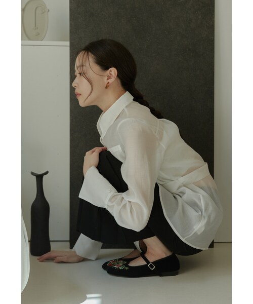 Marjorie（マージョリー）の「Lady Mint，特色綁帶透肌感襯衫（トップス・レディース・白/灰藍）」の3枚目の写真