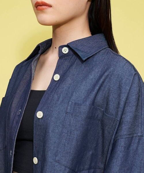 FOREVER 21（フォーエバー トゥエンティーワン）の「デニムシャツワンピース（トップス・レディース・サックス80/ブルー×ネイビー85/ネイビー88・F）」の12枚目の写真