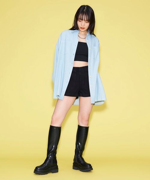 FOREVER 21（フォーエバー トゥエンティーワン）の「デニムシャツワンピース（トップス・レディース・サックス80/ブルー×ネイビー85/ネイビー88・F）」の5枚目の写真