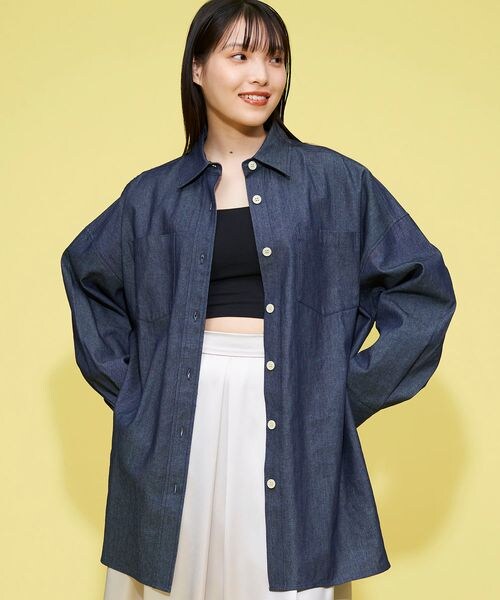 FOREVER 21（フォーエバー トゥエンティーワン）の「デニムシャツワンピース（トップス・レディース・サックス80/ブルー×ネイビー85/ネイビー88・F）」の3枚目の写真