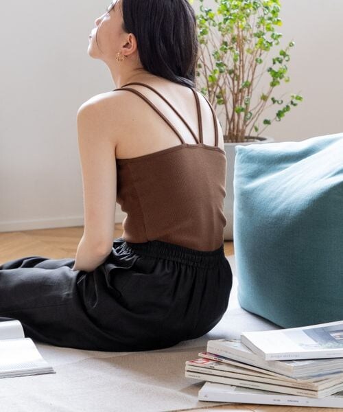 LOWRYS FARM（ローリーズファーム）の「スタイルUPカップキャミ（トップス・アイボリー08/ブラック09/ブラウン55/グリーン75・FREE）」の3枚目の写真