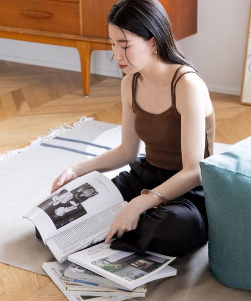 LOWRYS FARM（ローリーズファーム）の「スタイルUPカップキャミ（トップス・アイボリー08/ブラック09/ブラウン55/グリーン75・FREE）」の12枚目の写真