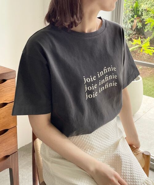 LOWRYS FARM(ローリーズファーム)の「プリントロゴTシャツ(トップス・ホワイト05/グレー12/チャコールグレー18/ピンク22・F)」の3枚目の写真
