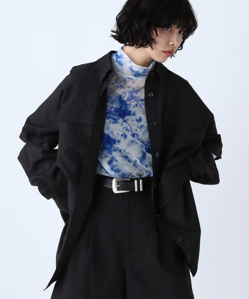 PAGEBOY（ページボーイ）の「ミリタリー2WAYシャツ（トップス・レディース・オフホワイト05/ブラック09/チャコール18・F）」の2枚目の写真