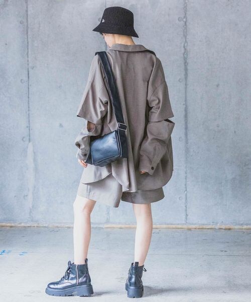 PAGEBOY（ページボーイ）の「ミリタリー2WAYシャツ（トップス・レディース・オフホワイト05/ブラック09/チャコール18・F）」の16枚目の写真