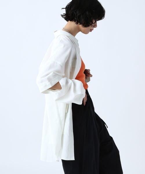 PAGEBOY（ページボーイ）の「ミリタリー2WAYシャツ（トップス・レディース・オフホワイト05/ブラック09/チャコール18・F）」の4枚目の写真