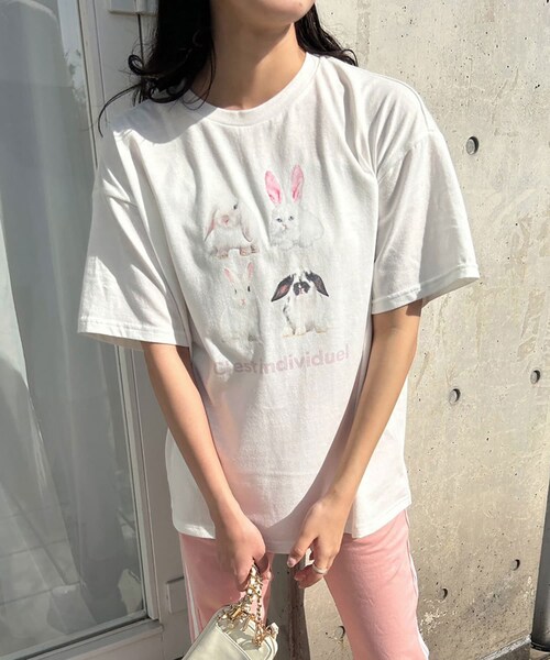 one after another NICE CLAUP(ワンアフターアナザーナイスクラップ)の「フォトアソートゆるTee(Tシャツ/カットソー・レディース・ホワイト/オフホワイト/ホワイト系その他・0)」の2枚目の写真