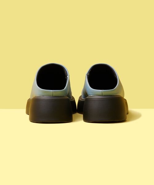 FOREVER 21（フォーエバー トゥエンティーワン）の「厚底サボサンダル（シューズ・アイボリー 06/ベージュ 50/ライトブルー 82・S(22.0~22.5cm)/M(23.0~23.5cm)/L(24.0~24.5cm)）」の5枚目の写真