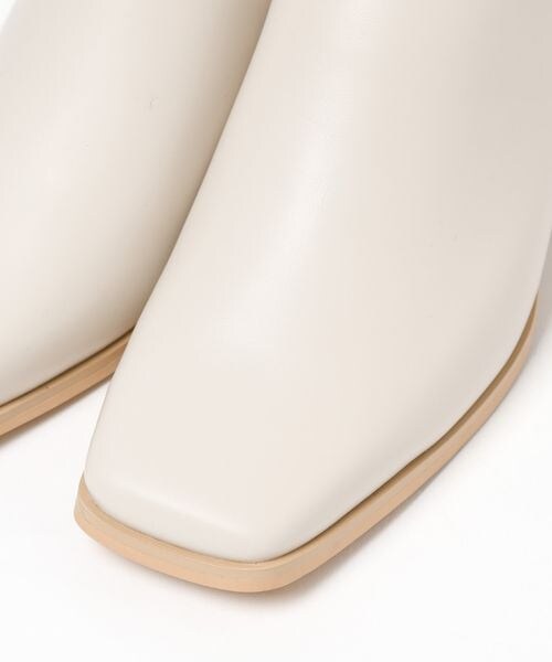 LEPSIM(レプシィム)の「スクエアヒールミュール(シューズ・レディース・アイボリー08/ブラック09/ブラウン51・M(23-23.5)/L(24-24.5))」の13枚目の写真