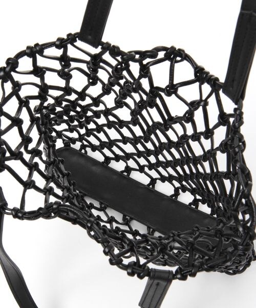 LOWRYS FARM（ローリーズファーム）の「マクラメキンチャクツキトート（バッグ・アイボリー06/オフホワイト08/ブラック10/ベージュ52・FREE）」の13枚目の写真