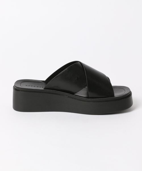 LOWRYS FARM(ローリーズファーム)の「カンドウフィットクロス(シューズ・アイボリー08/ブラック09/シルバー12・M(23-23.5)/L(24-24.5))」の11枚目の写真