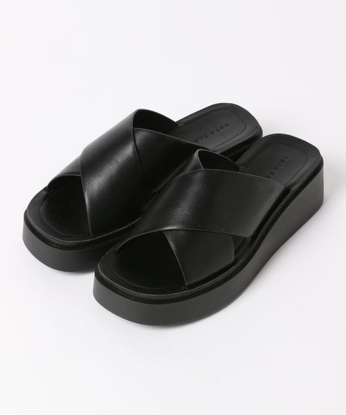 LOWRYS FARM(ローリーズファーム)の「カンドウフィットクロス(シューズ・アイボリー08/ブラック09/シルバー12・M(23-23.5)/L(24-24.5))」の7枚目の写真