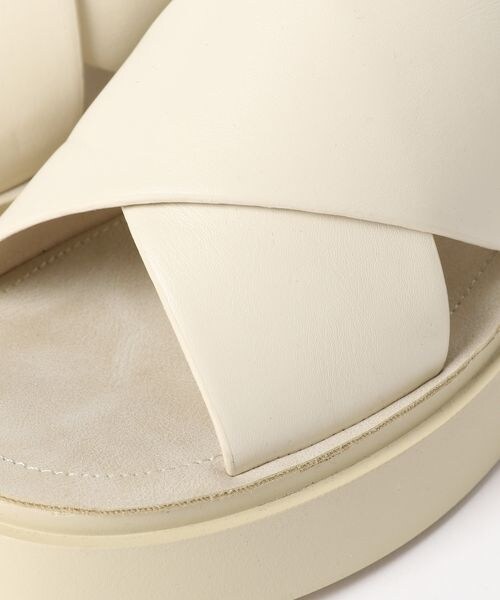 LOWRYS FARM(ローリーズファーム)の「カンドウフィットクロス(シューズ・アイボリー08/ブラック09/シルバー12・M(23-23.5)/L(24-24.5))」の12枚目の写真