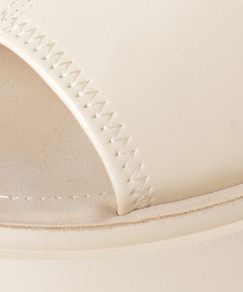 LOWRYS FARM（ローリーズファーム）の「感動フィットサンダル（シューズ・アイボリー08/ブラック09/ブラウン58・M(23-23.5)/L(24-24.5)）」の17枚目の写真